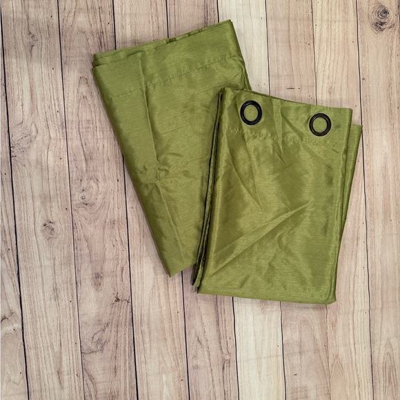 Green Grommet Curtains set of 2/57.5x84in - Picture 3 of 6